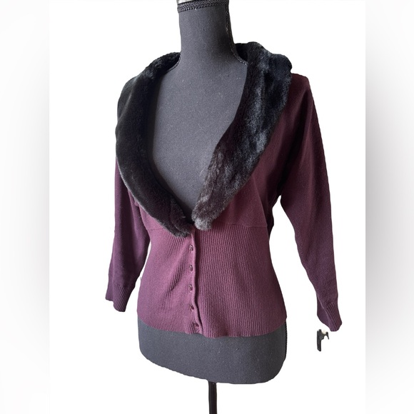 Axcess Liz Claiborne Sweater - Picture 1 of 8